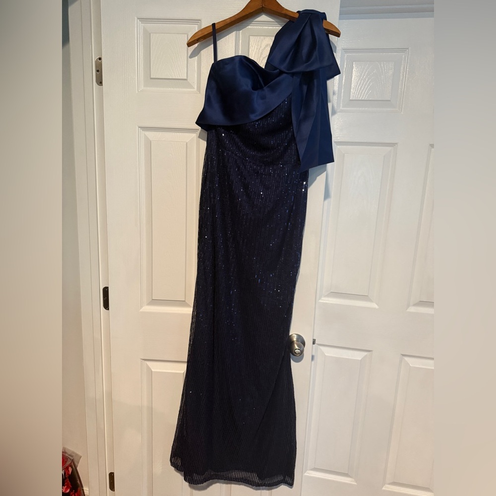 Elegant Navy One-Shoulder Dress
